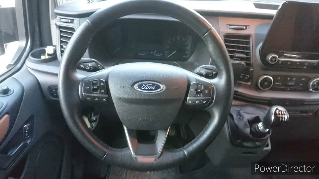 Ford Transit bezpieczniki: Gdzie są i jak je wymienić?